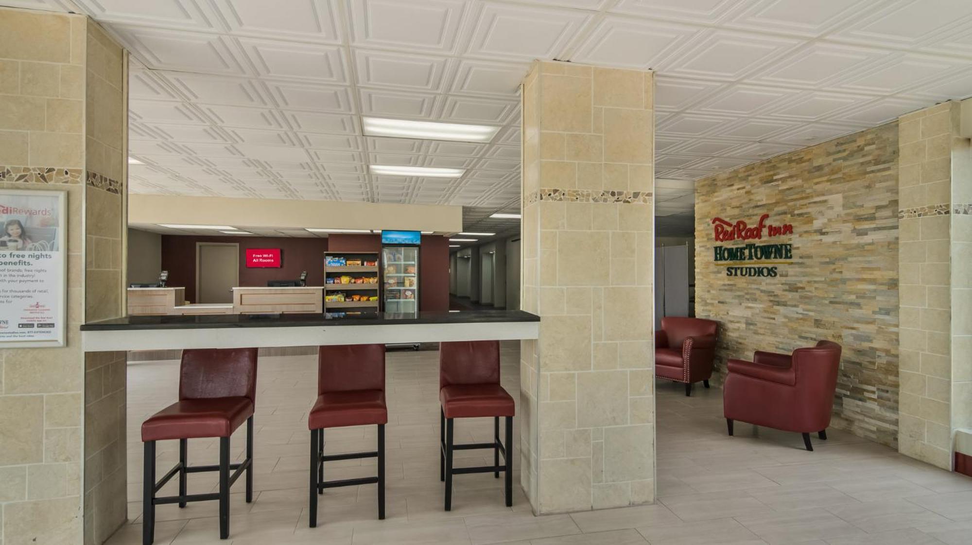 Hometowne Studios By Red Roof And Conference Center Chicago - N Aurora Naperville North Aurora Екстериор снимка