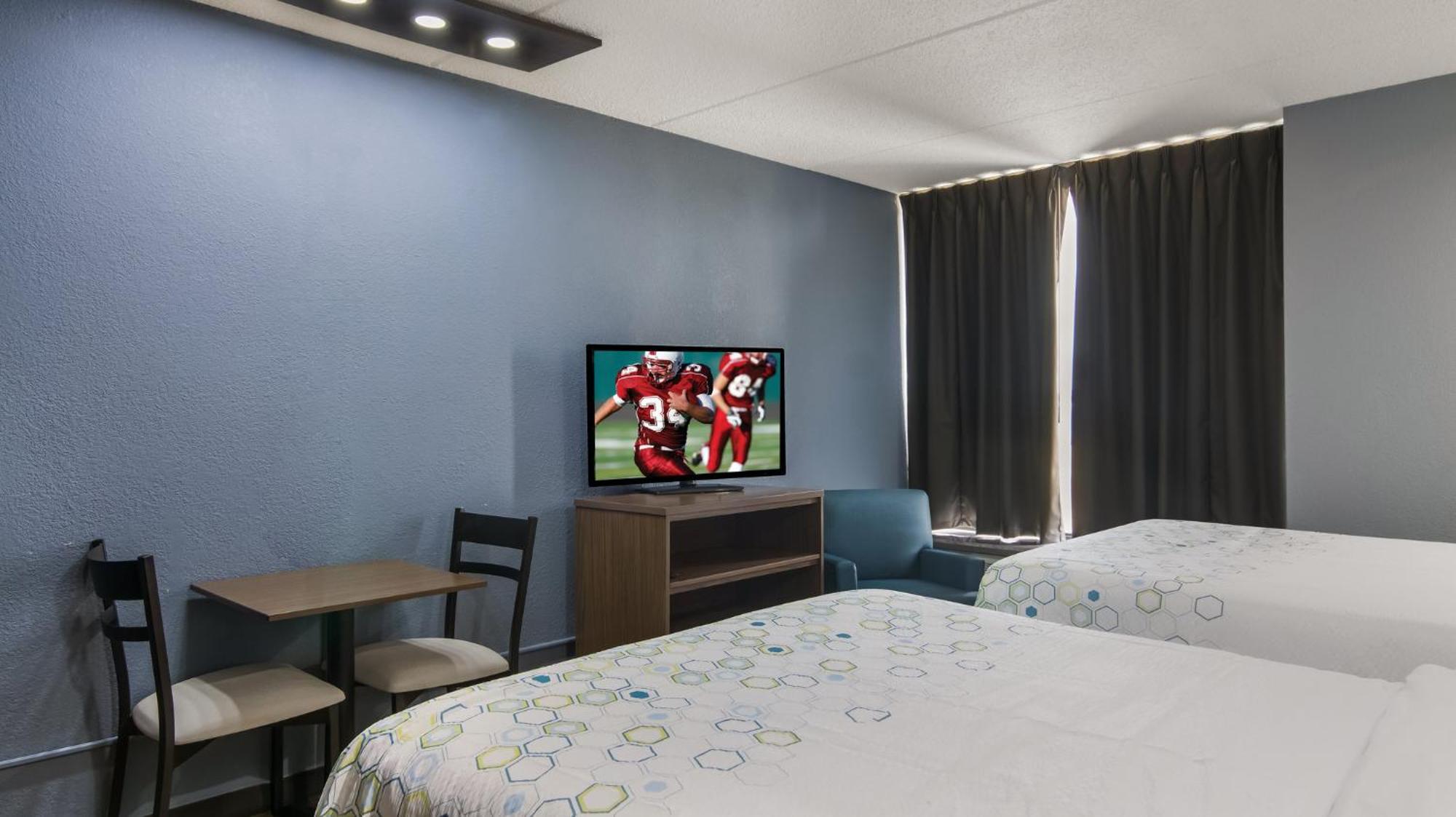 Hometowne Studios By Red Roof And Conference Center Chicago - N Aurora Naperville North Aurora Екстериор снимка